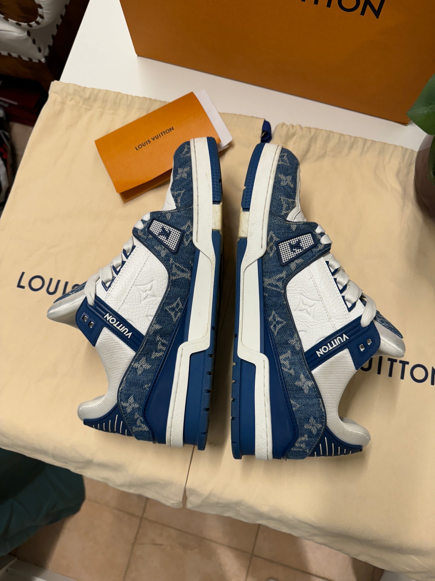 LOUIS VUITTON SNEAKERS