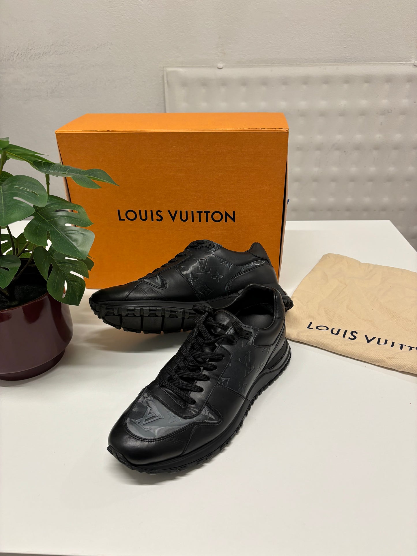 LOUIS VUITTON RUNAWAY SNEAKERS