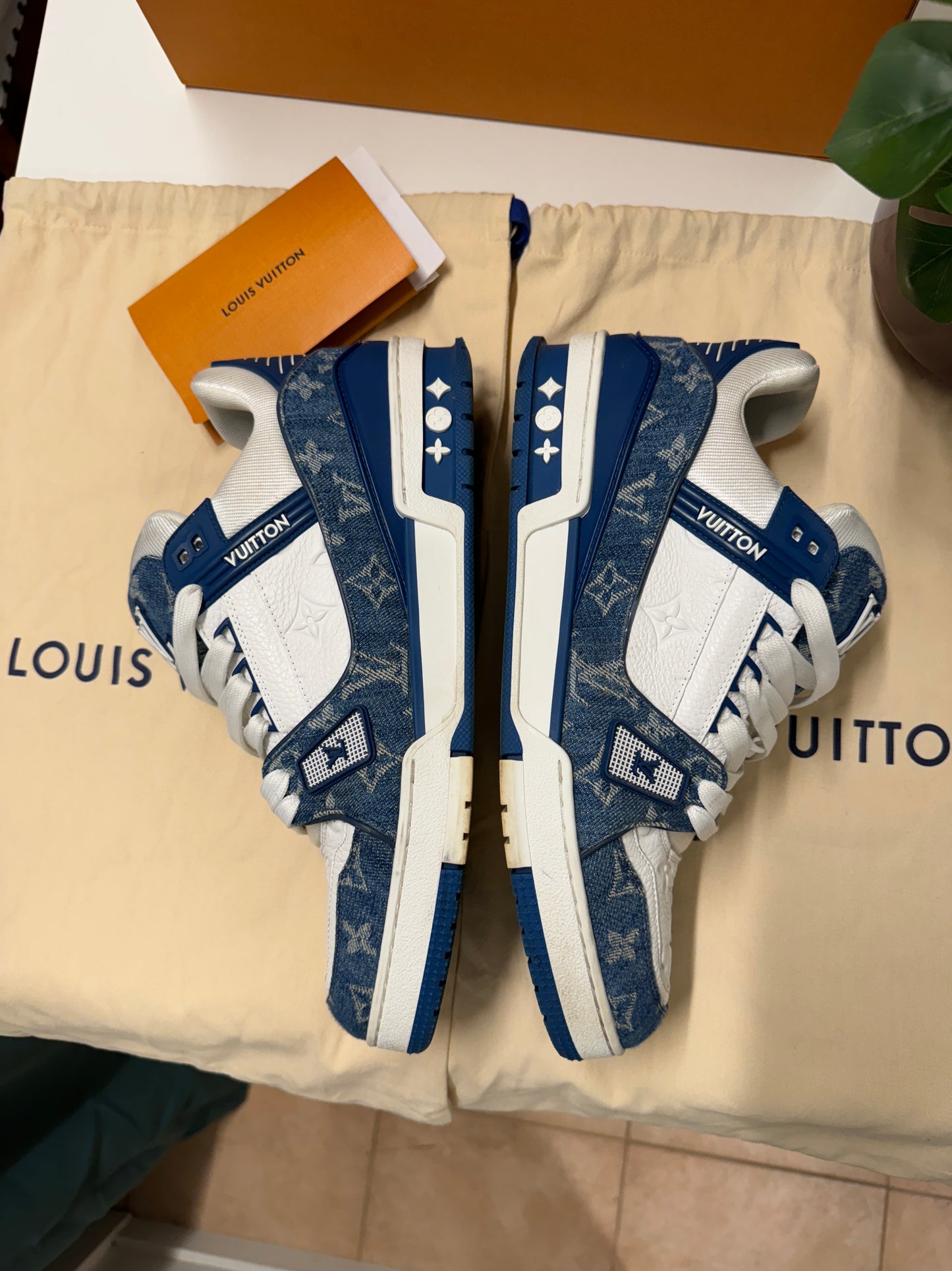 LOUIS VUITTON SNEAKERS