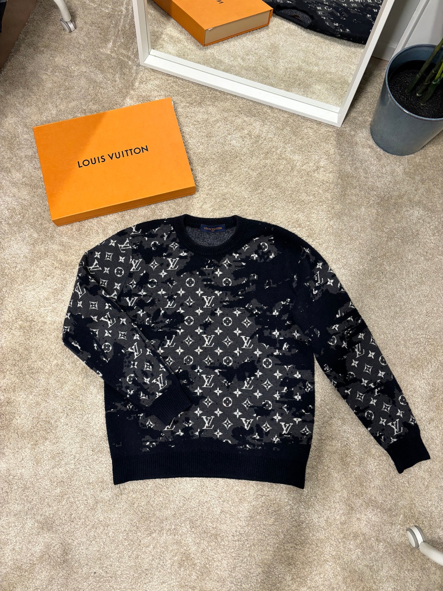 LOUIS VUITTON GRADIENT SWEATER