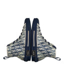 DRIPNORD Dior B23 Oblique high-top sneakers in white with navy blue Dior Oblique pattern and navy blue soles.